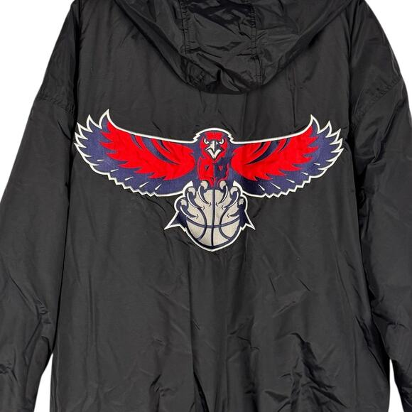 UNK NBA Atlanta Hawks Quilted Hooded Varsity Puffer Jacket Sz 2XL Embroidered - Picture 9 of 13